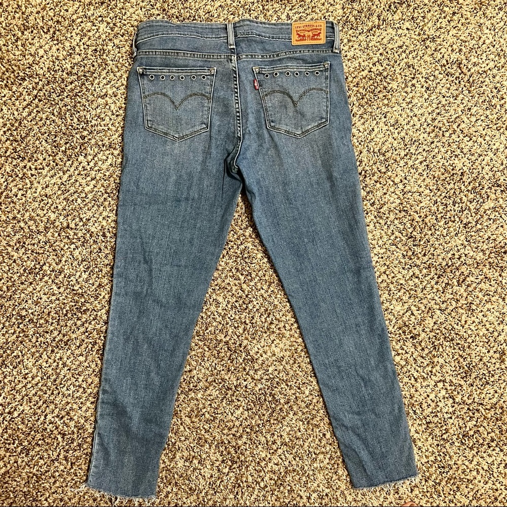 Levi’s 711 Skinny Jeans Medium Wash